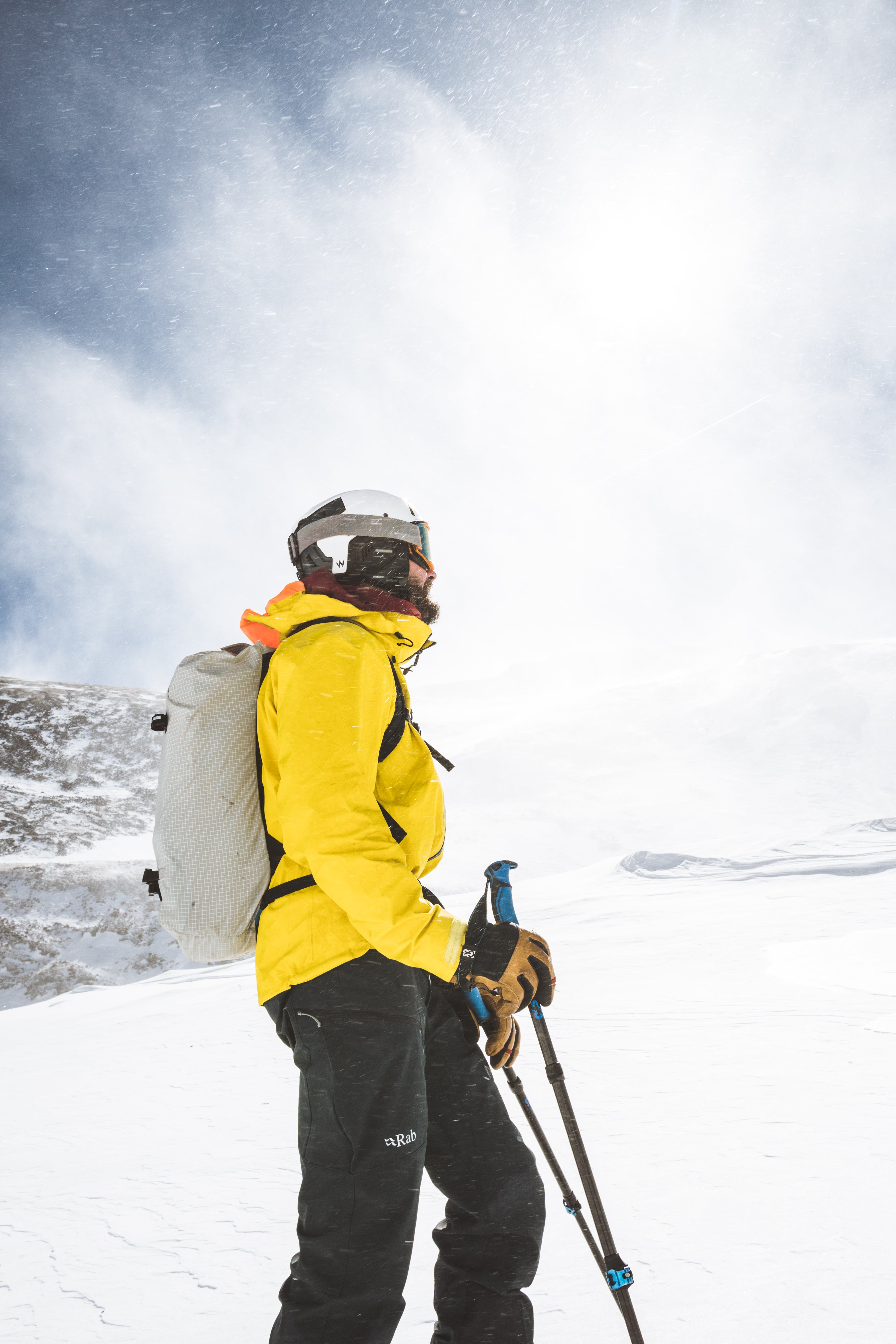 Team Wendy M-216 - w/ Princeton Tec Light & Superior Ventilation - Professional Ski Helmet
