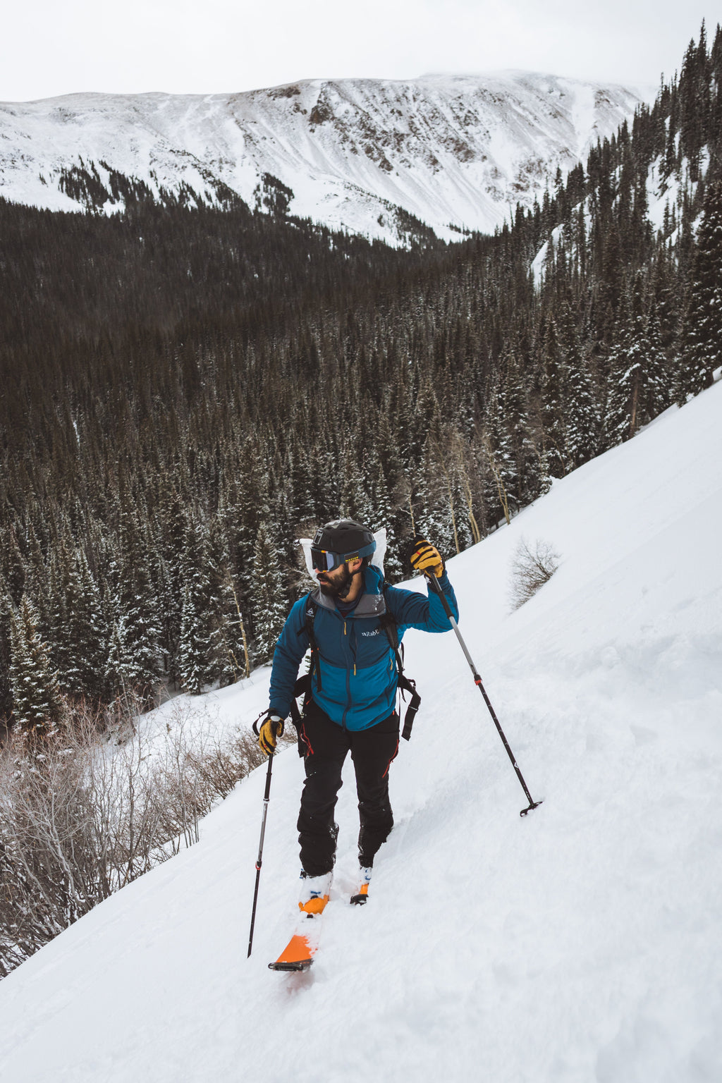 Team Wendy M-216 - w/ Princeton Tec Light & Superior Ventilation - Professional Ski Helmet