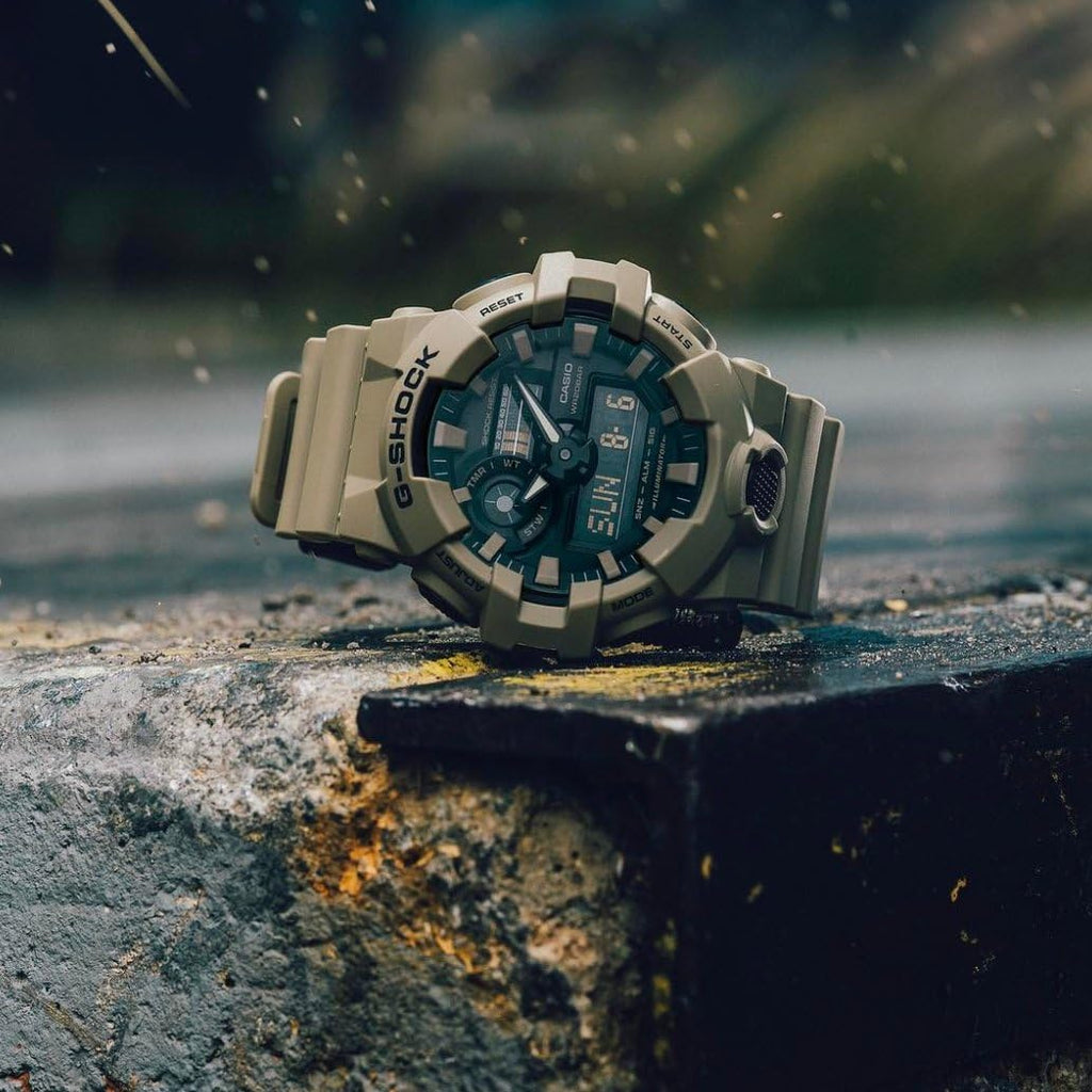 Casio Men's 700UC Series G-Shock Quartz 200M WR Shock Resistant Resin Strap and Case