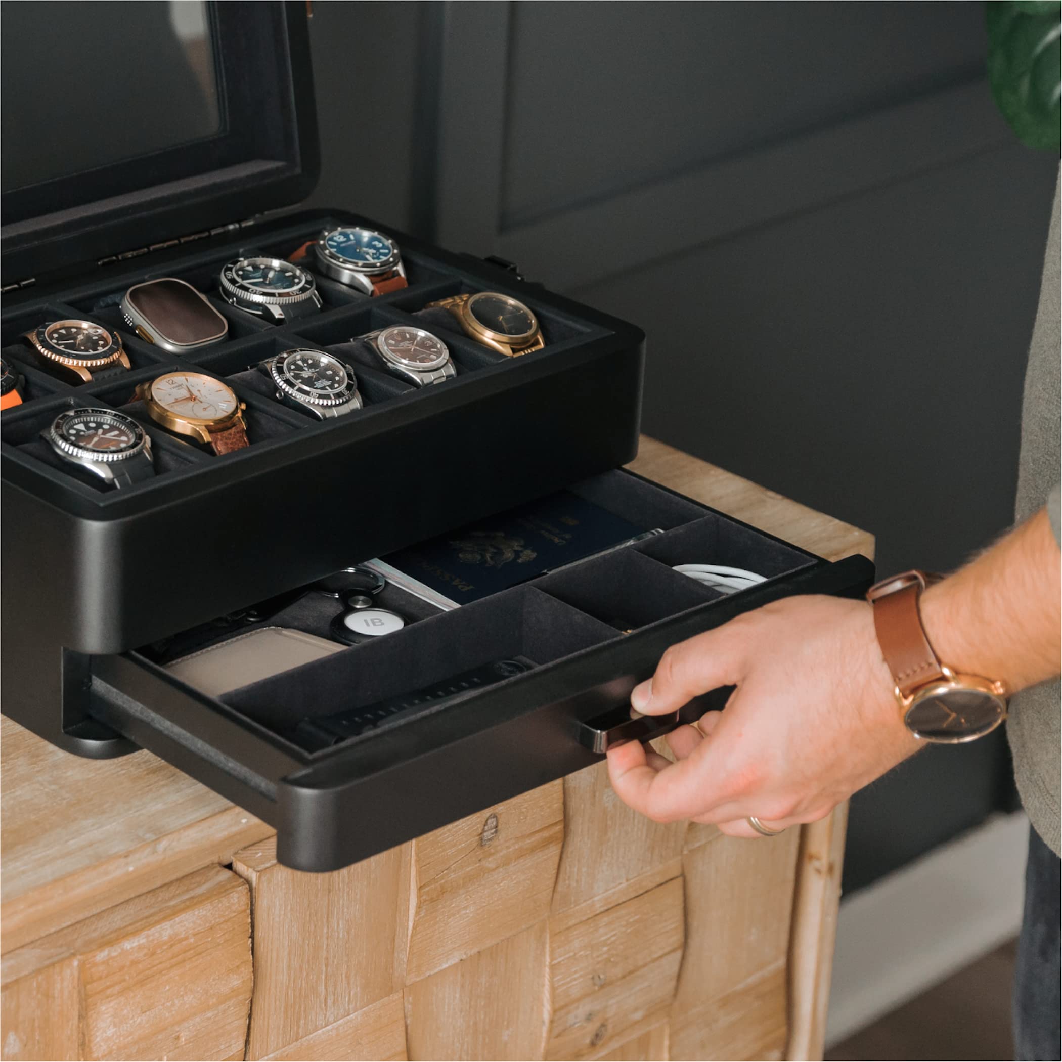 CASE ELEGANCE Military 10-Slot Watch Box with Glass Top