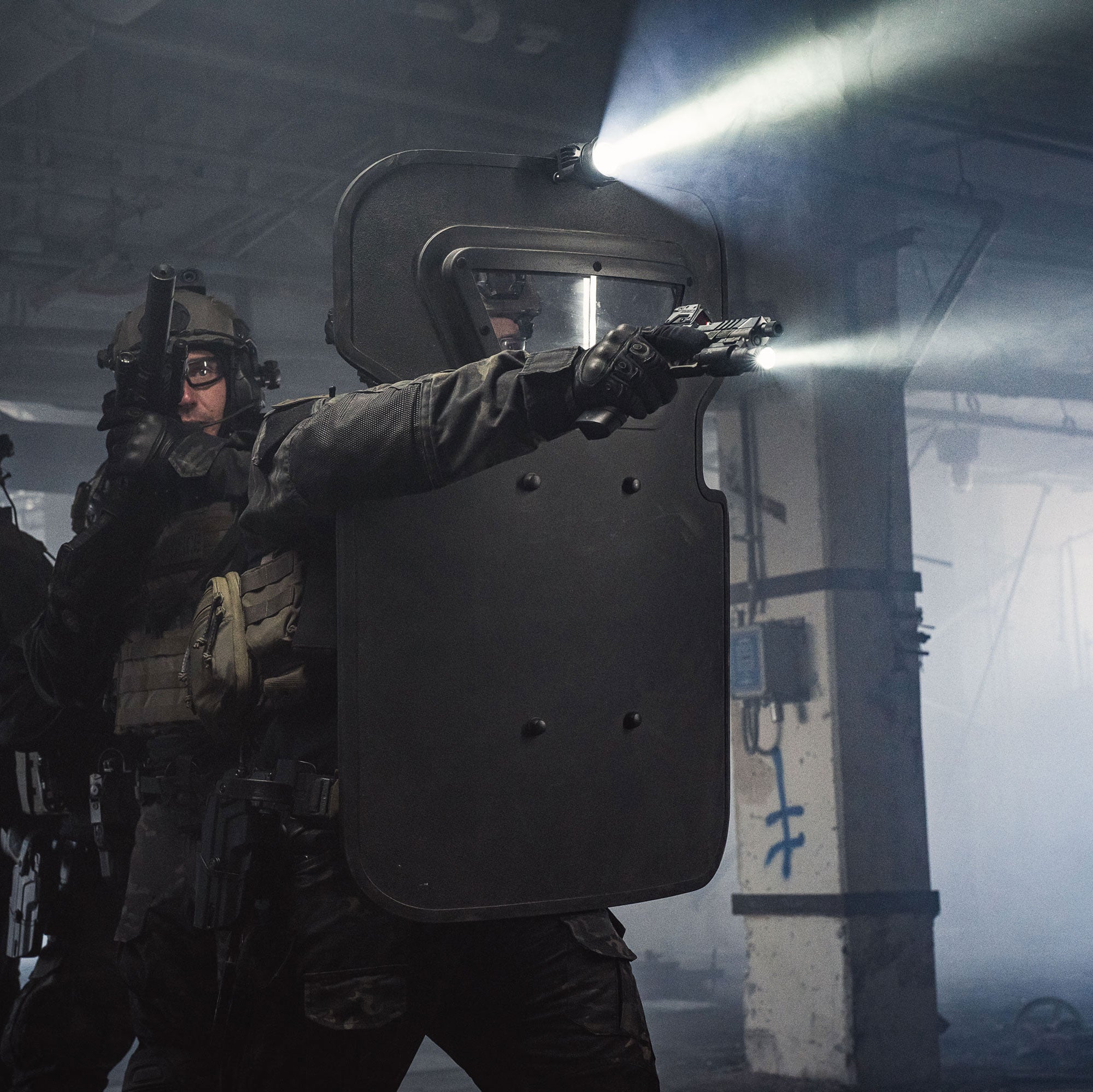 Ballistic Shield Light - 1,500 Lumen Tactical Light - Dual Fuel Power for Shield Operations