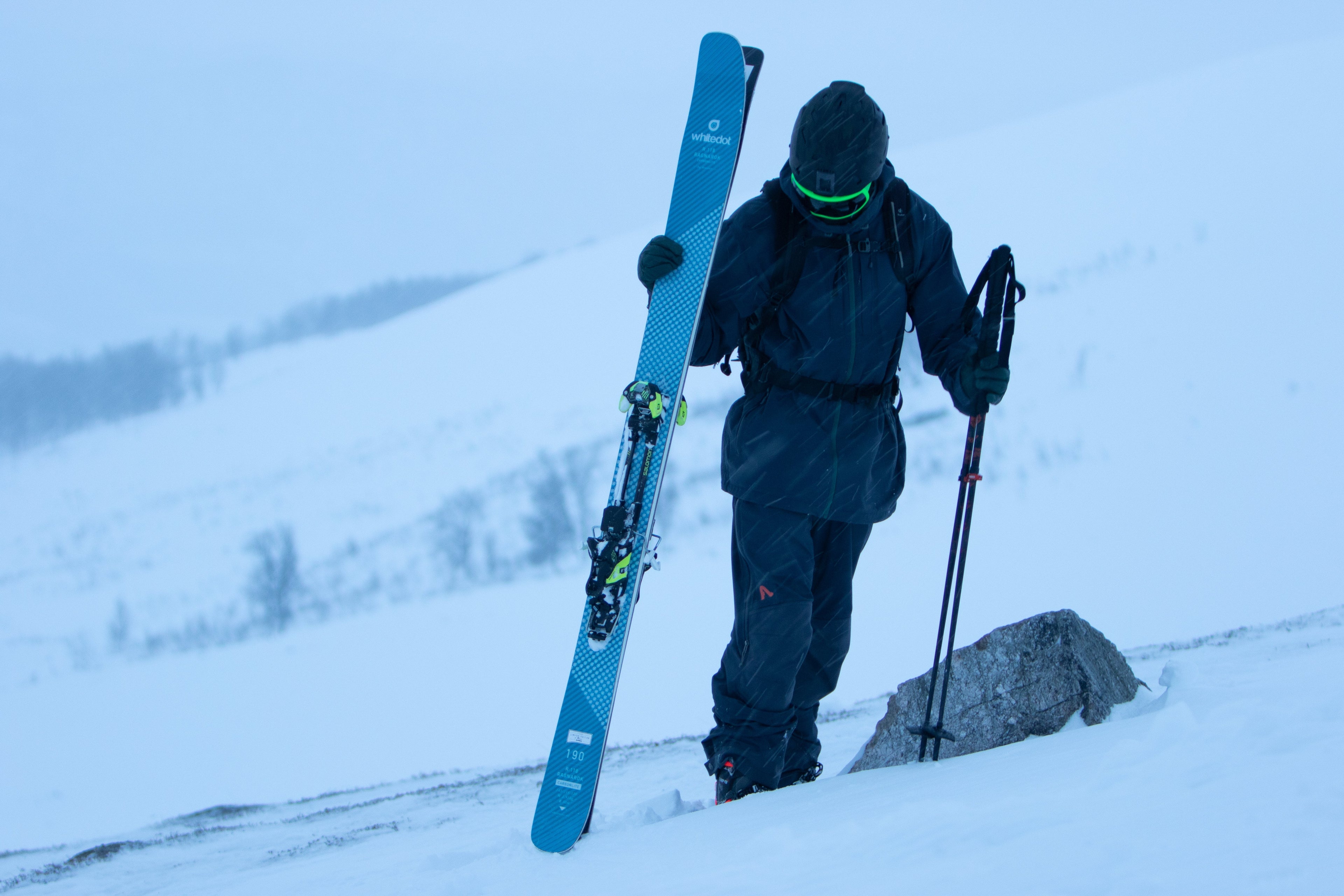 Team Wendy M-216 - w/ Princeton Tec Light & Superior Ventilation - Professional Ski Helmet