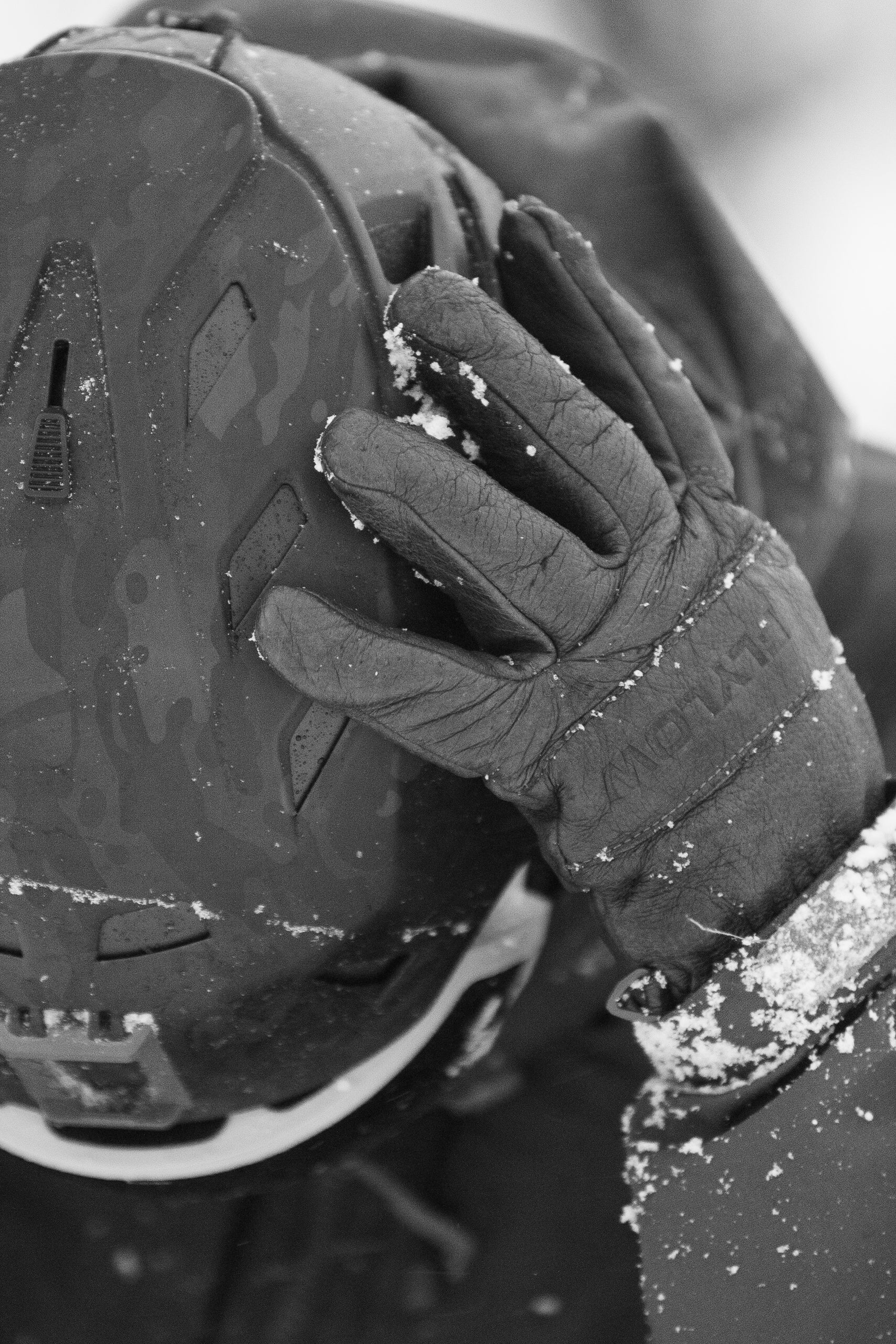Team Wendy M-216 - w/ Princeton Tec Light & Superior Ventilation - Professional Ski Helmet