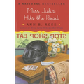 Miss Julia Hits the Road - Paperback
