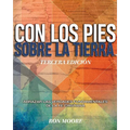 Con Los Pies Sobre La Tierra: Abrazar L Las Verdades Fundamentales de la Fe Cristiana - Paperback