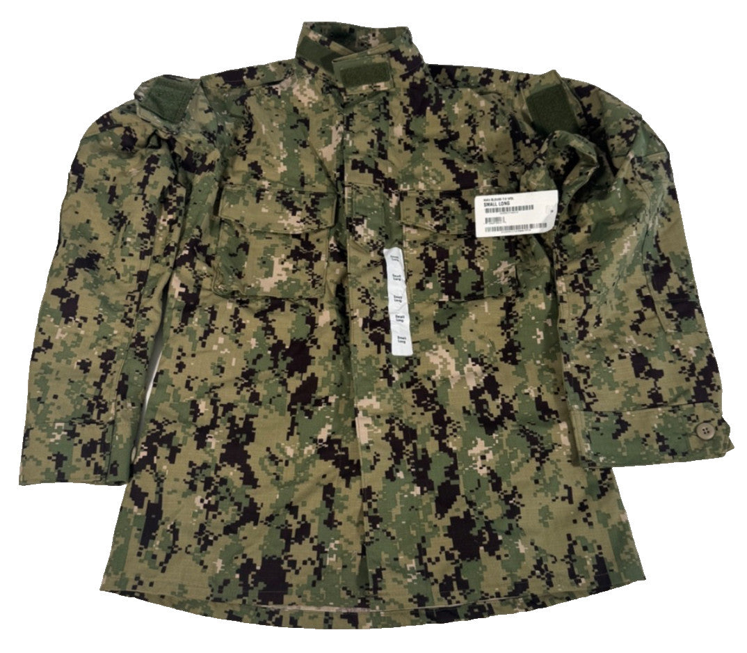 New US Navy USN NWU Type III AOR2 Working Uniform Blouse Jacket Small Long