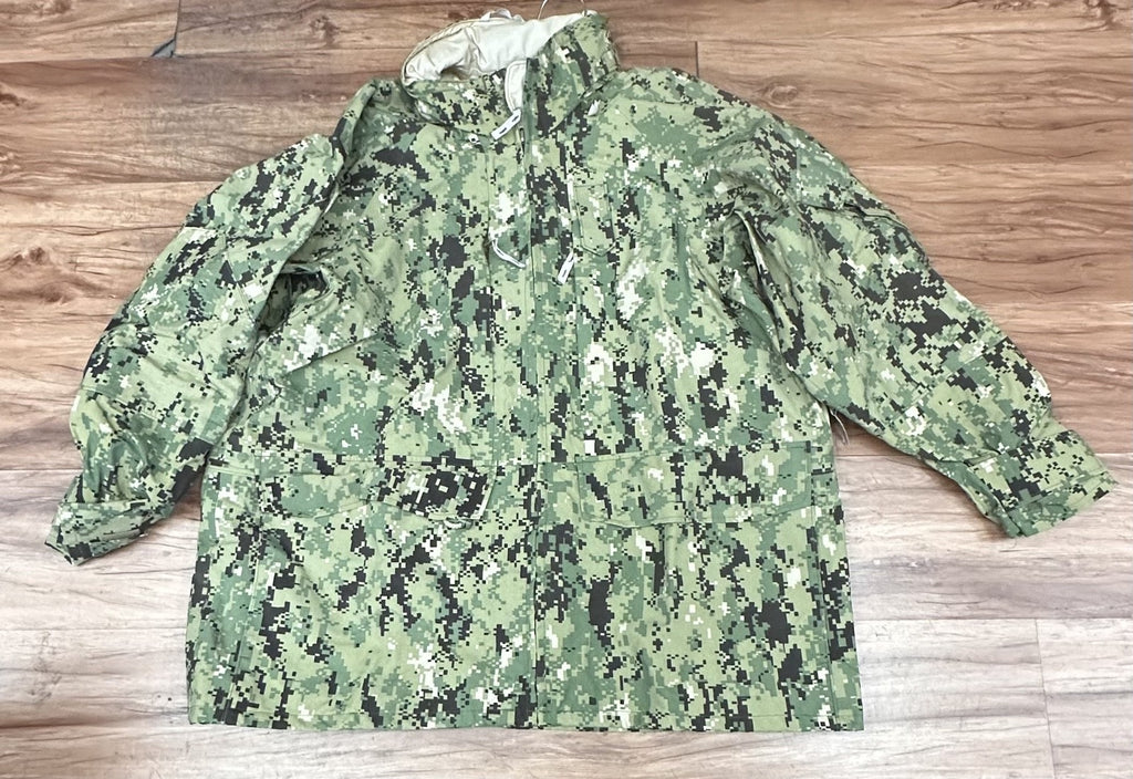 USN ISSUE NWU GORETEX PARKA TYPE III  X-LARGE REG NEW