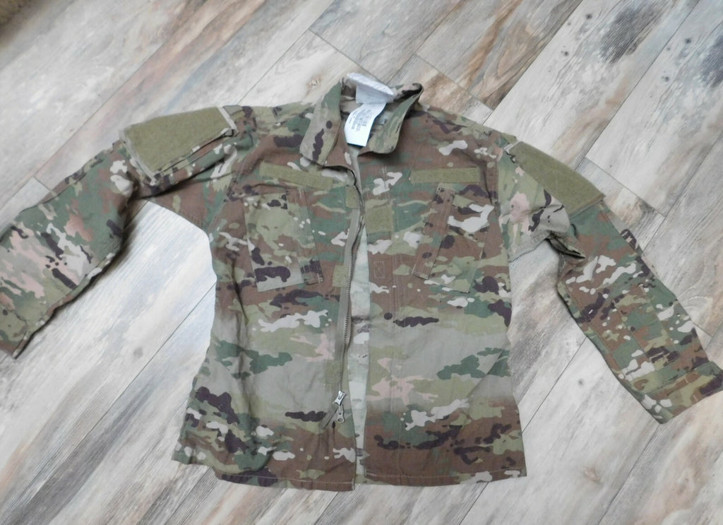 US ARMY OCP FLAME RESISTANT COAT SZ SMALL - REGULAR NEW