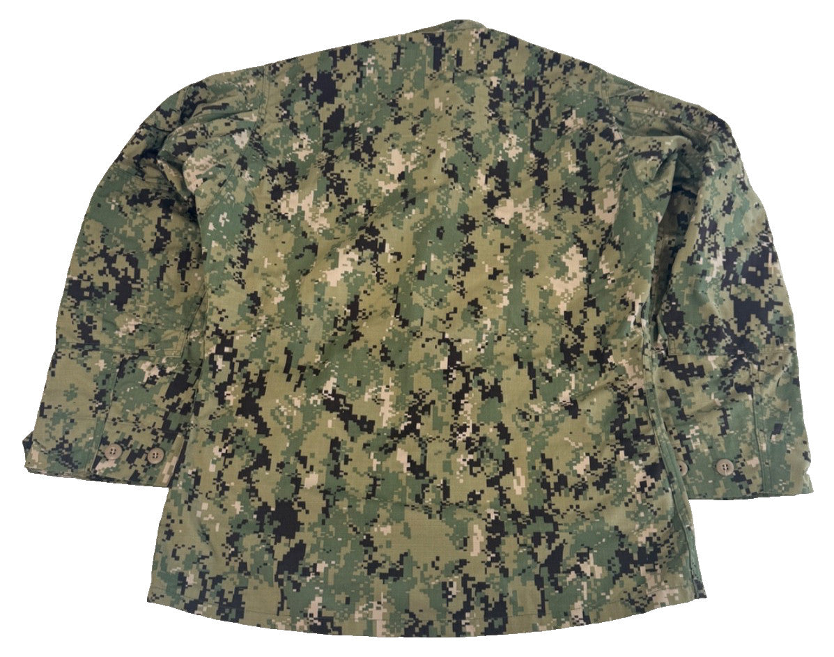 New US Navy USN NWU Type III AOR2 Working Uniform Blouse Jacket Medium Long