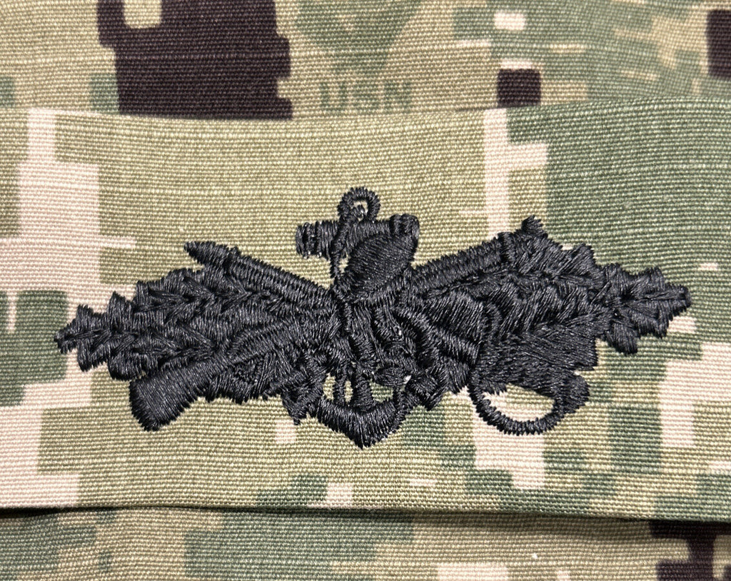 US Navy Seabee Combat Warfare Specialist Badge NWU Type III Sew-On SCWS USN