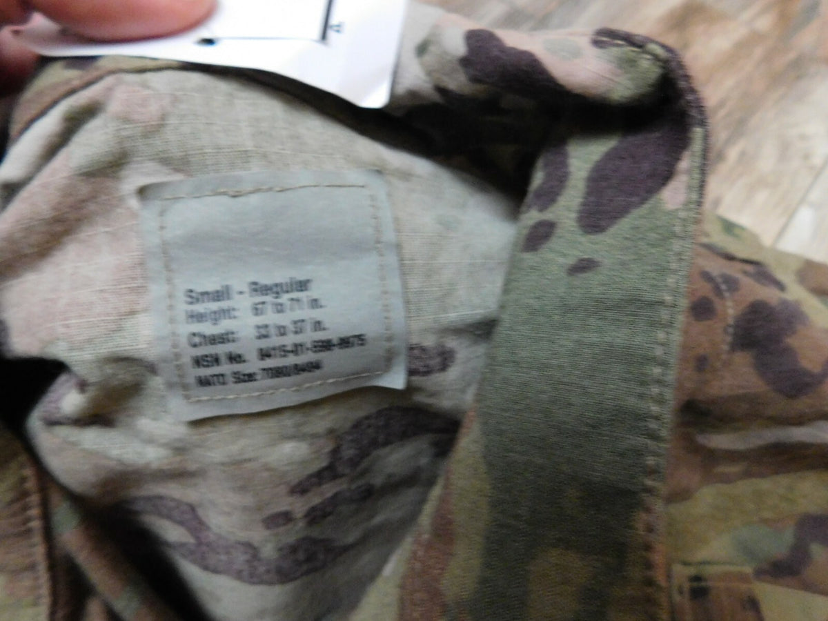 US ARMY OCP FLAME RESISTANT COAT SZ SMALL - REGULAR NEW