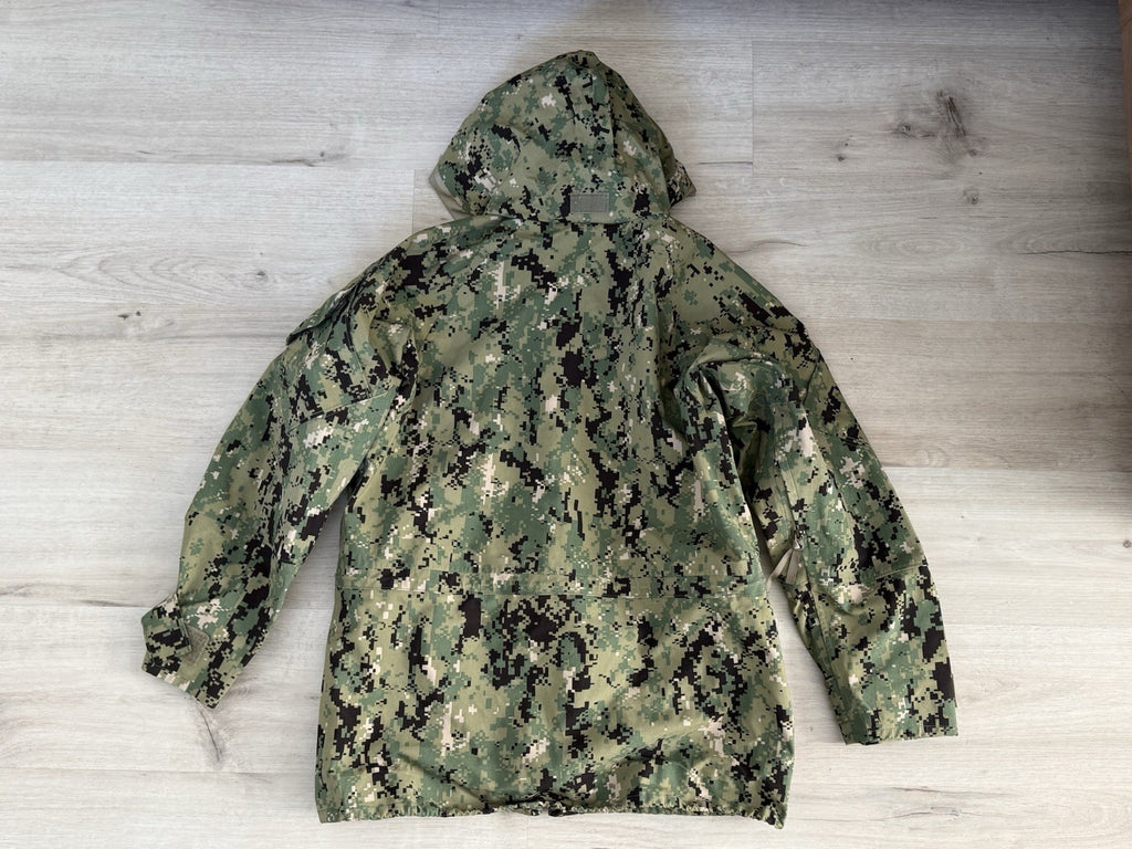 New USN US Navy Working Uniform NWU Type III Parka Small Regular