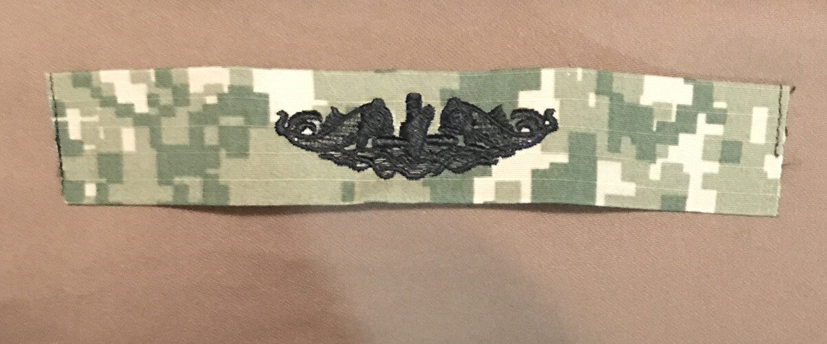 US Navy Submarine Warfare Badge Sew-On NWU Type III USN