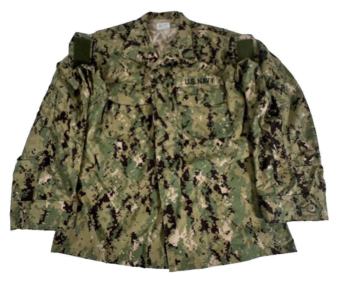 New US Navy USN NWU Type III AOR2 Working Uniform Blouse Jacket Medium Regular