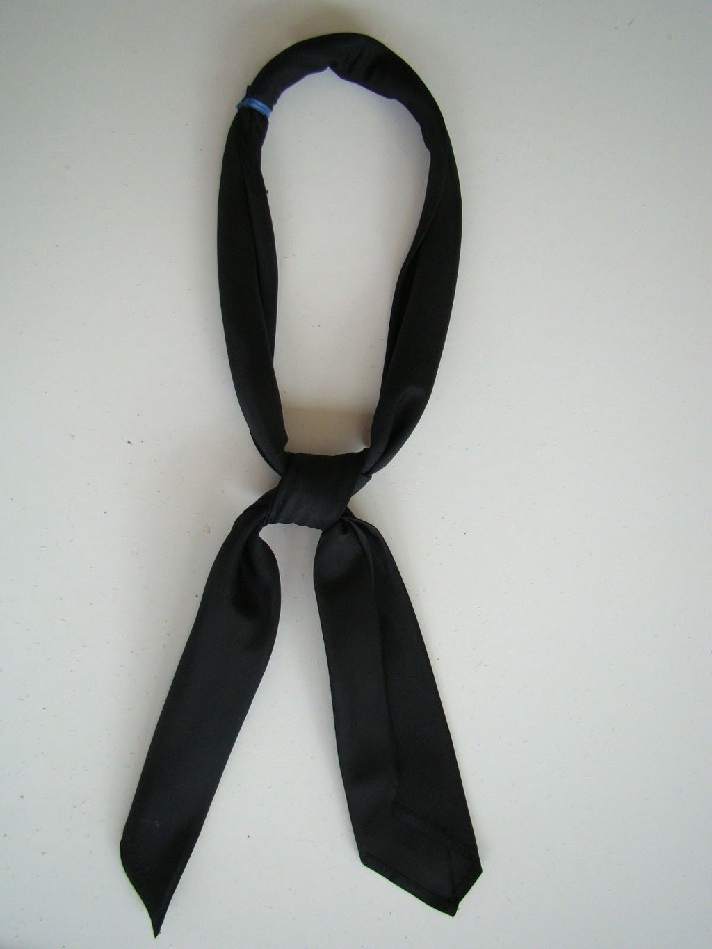 USN US NAVY ENLISTED & PETTY OFFICERS DRESS WHITES NECKERCHIEF FLAT NOT ROLLED*