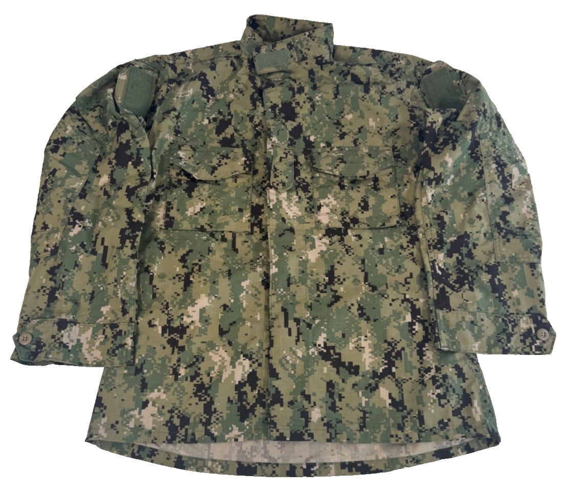 New US Navy USN NWU Type III AOR2 Working Uniform Blouse Jacket Medium Long