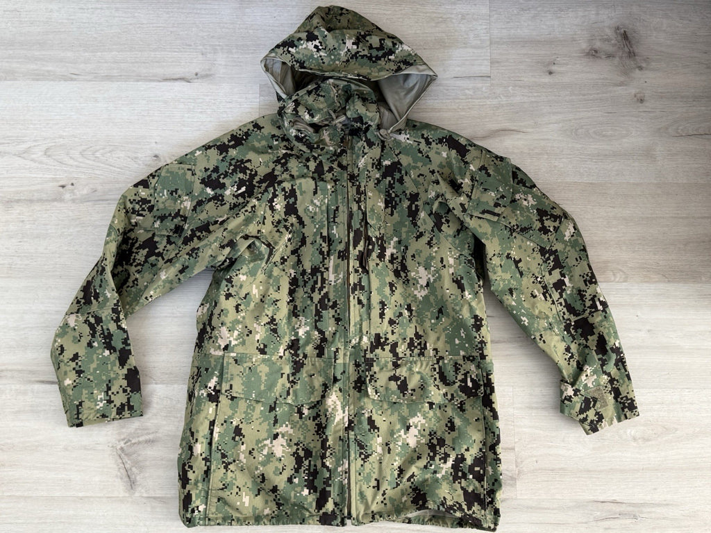 New USN US Navy Working Uniform NWU Type III Parka Small Regular